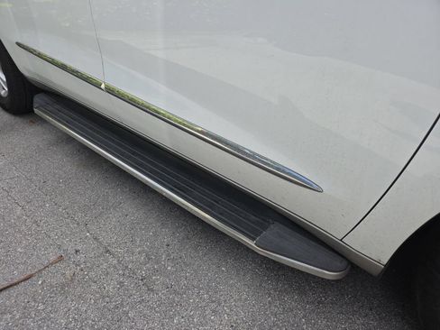 Used 2020 Buick Enclave Essence FWD image 4
