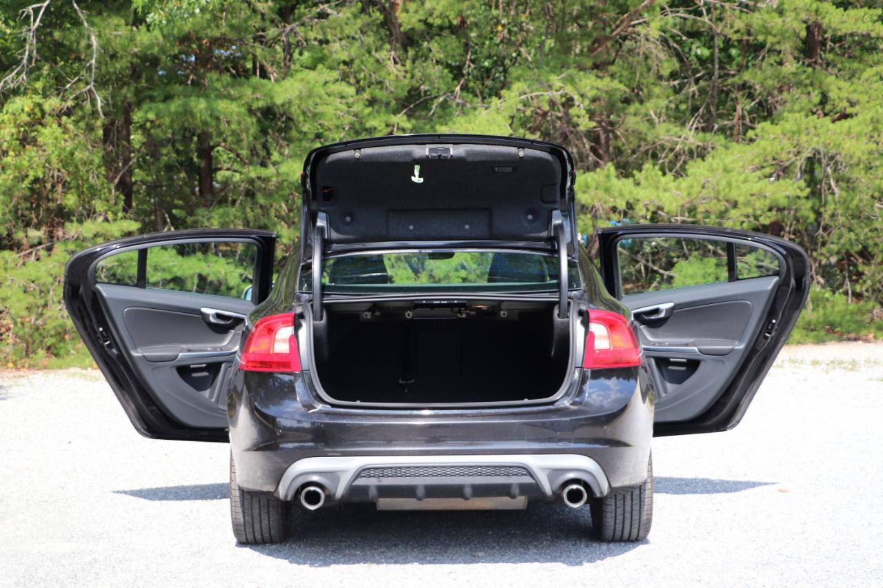 Used 2016 Volvo S60 T5 R-Design FWD image 5