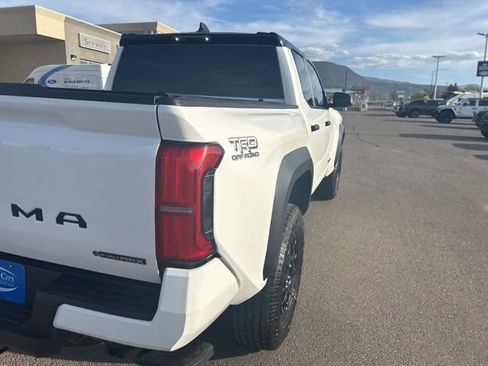 Used 2025 Toyota Tacoma 4x4 Double Cab Hybrid image 25