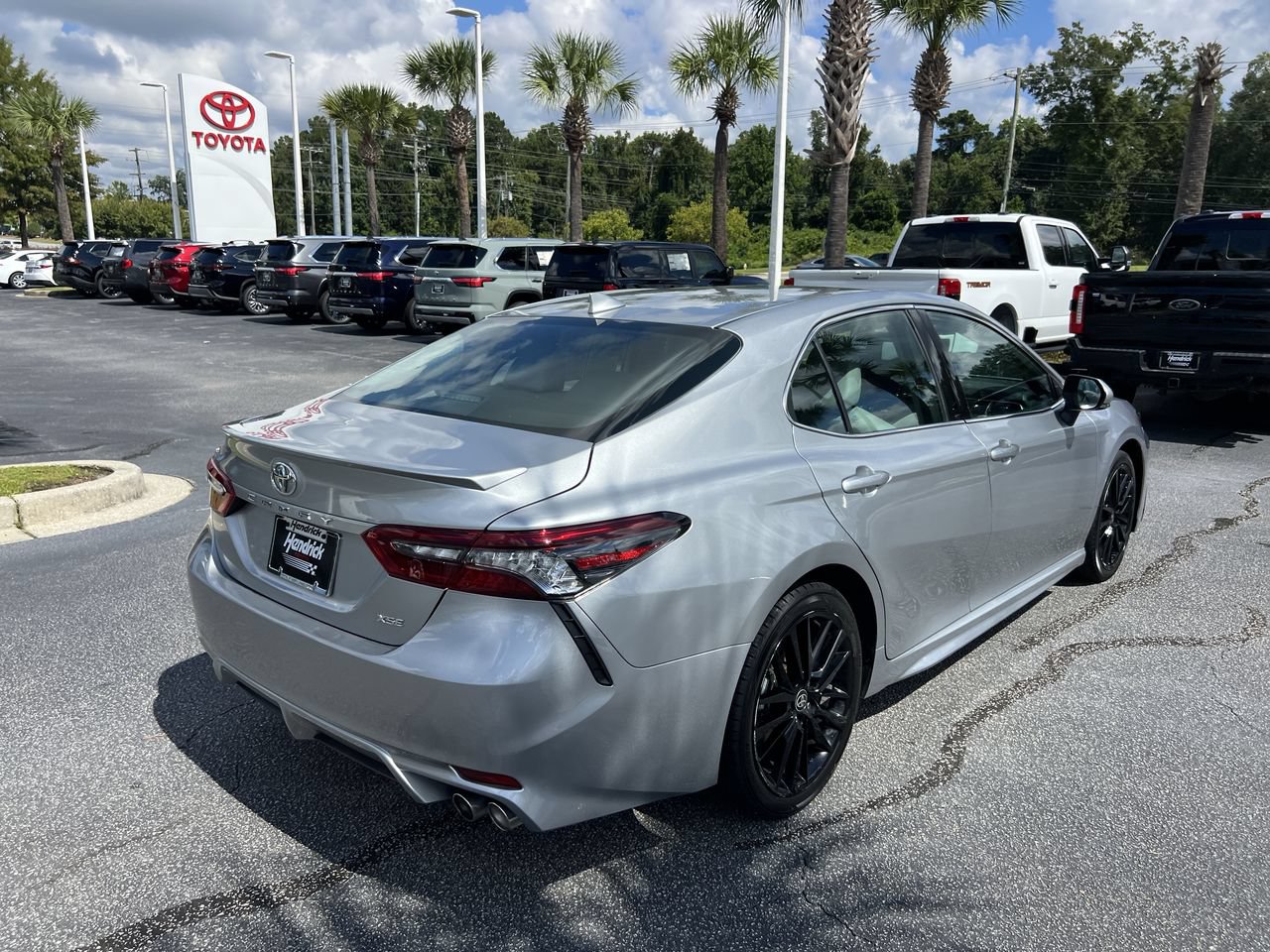 Used 2024 Toyota Camry XSE FWD image 10