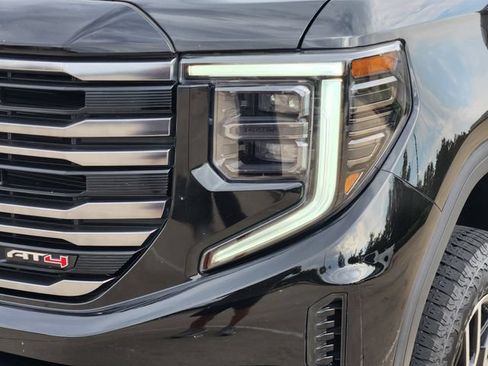 Used 2025 GMC Sierra 1500 AT4 w/ AT4 Premium Package AWD/4WD image 9