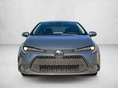 Used 2021 Toyota Corolla LE FWD image 3