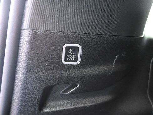 Used 2024 Jeep Wagoneer L Series II image 27