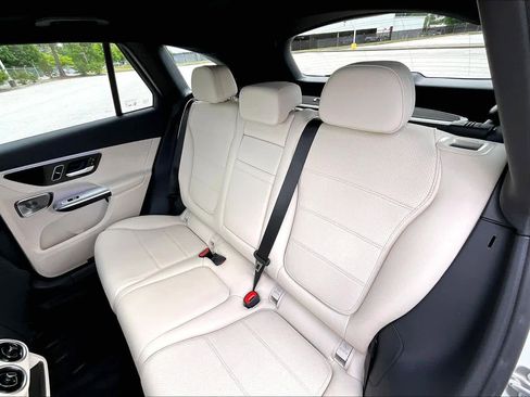 Used 2026 Mercedes-Benz GLC 300 4MATIC image 21
