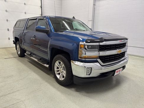 Used 2018 Chevrolet Silverado 1500 LT w/ All Star Edition image 2