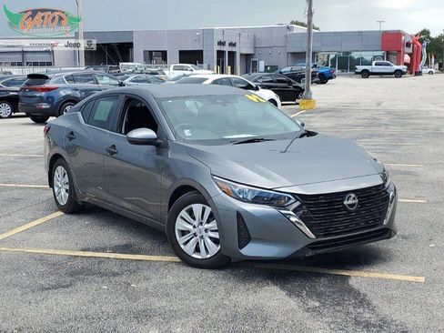 Used 2024 Nissan Sentra S image 1