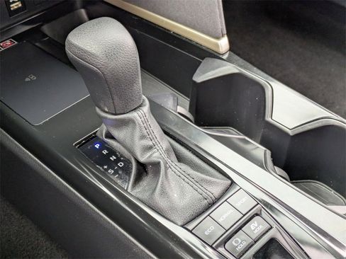 Used 2025 Toyota Camry LE image 23