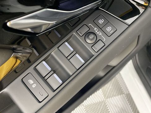 Used 2026 Land Rover Range Rover Evoque S image 10