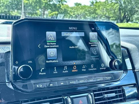 Used 2025 Nissan Pathfinder SL AWD/4WD image 18