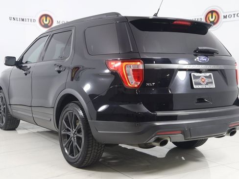 Used 2018 Ford Explorer XLT w/ Equipment Group 202A image 4