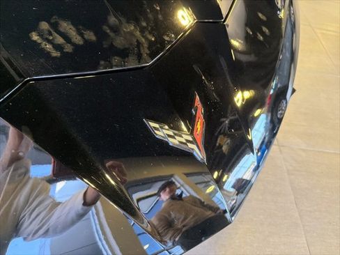 Used 2023 Chevrolet Corvette Stingray Coupe w/ 1LT image 9