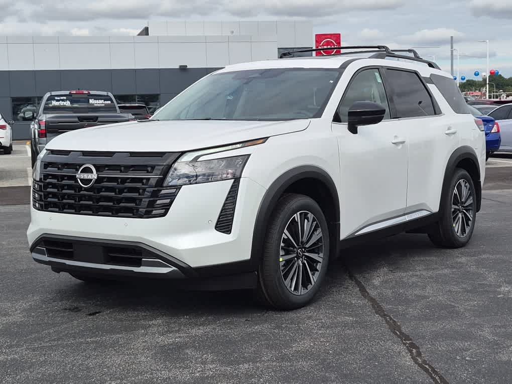 New 2026 Nissan Pathfinder Platinum FWD image 1
