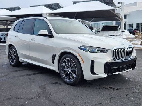 Used 2026 BMW X5 xDrive50e w/ M Sport Package AWD/4WD image 5