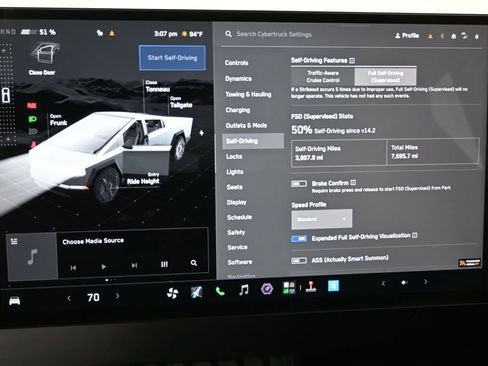 Used 2024 Tesla Cybertruck Cyberbeast AWD/4WD image 33