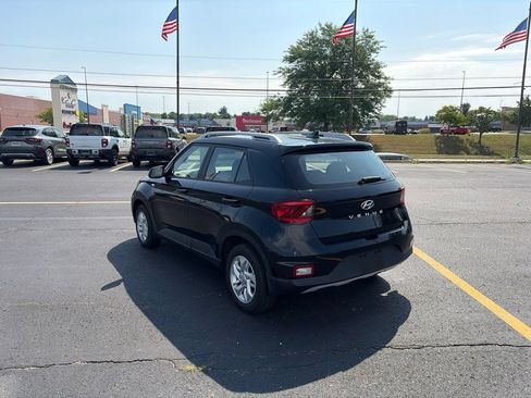 Used 2020 Hyundai Venue SEL FWD image 5