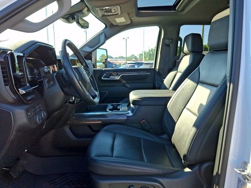 Used 2025 Chevrolet Silverado 2500 LTZ w/ LTZ Premium Package AWD/4WD image 12