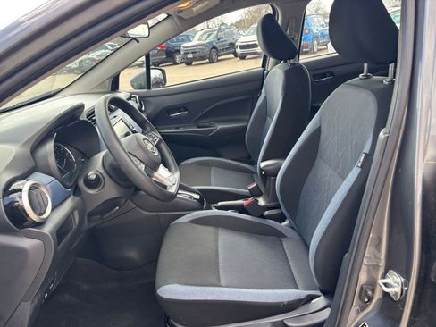 Used 2025 Nissan Versa SV w/ Trunk Package image 24