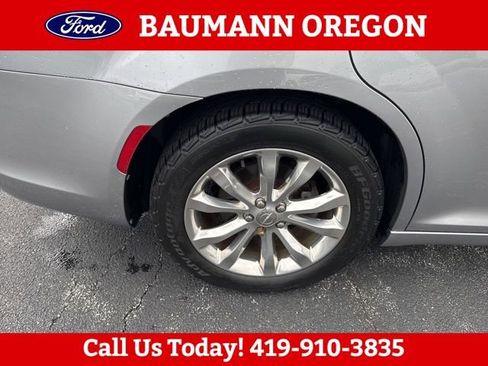 Used 2017 Chrysler 300 C AWD/4WD image 24
