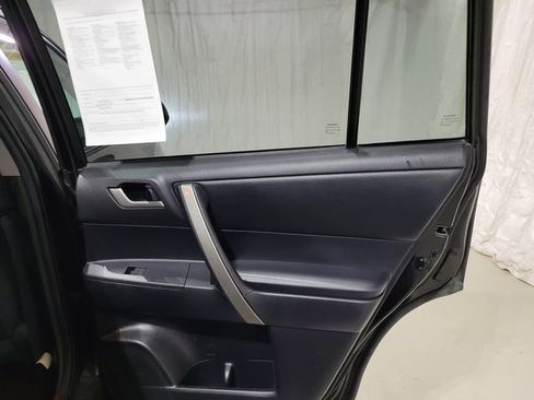 Used 2012 Toyota Highlander 4WD image 51