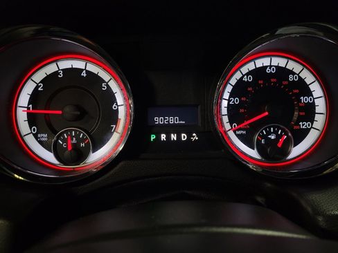 Used 2018 Dodge Grand Caravan SXT FWD image 23