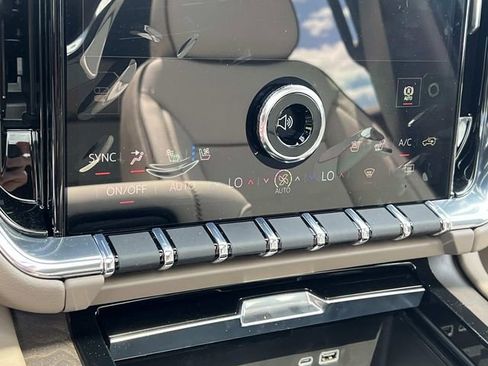 New 2026 GMC Yukon Denali w/ Sun & Power Step Package AWD/4WD image 24
