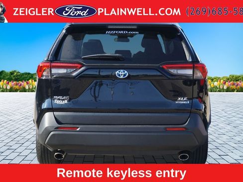 Used 2024 Toyota RAV4 XLE w/ Convenience Package AWD/4WD image 4