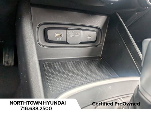 Certified 2023 Hyundai Venue SEL w/ Cargo Package image 17