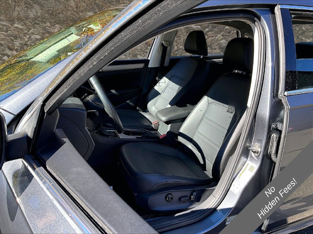 Used 2022 Volkswagen Passat 2.0T SE FWD image 21