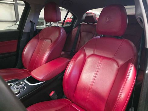 Used 2020 Alfa Romeo Giulia w/ Nero Edizione image 11