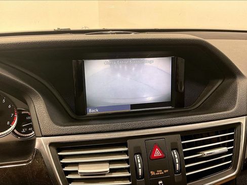 Used 2010 Mercedes-Benz E 350 Sedan image 23
