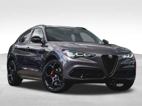 New 2025 Alfa Romeo Stelvio Sprint image 1