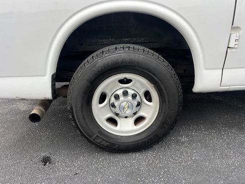 Used 2021 Chevrolet Express 2500 Work Van w/ Driver Convenience Package image 13