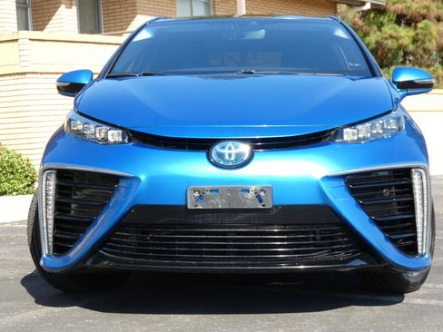 Used 2018 Toyota Mirai image 17