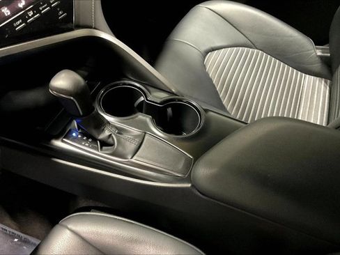 Used 2019 Toyota Camry SE image 17