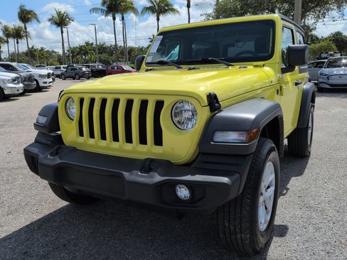 Used 2023 Jeep Wrangler Sport AWD/4WD image 9
