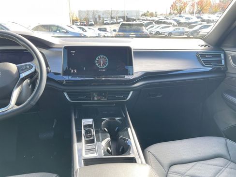 Used 2025 Volkswagen Atlas Cross Sport SE image 35