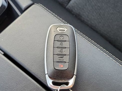 Used 2025 Nissan Rogue SV AWD/4WD image 36