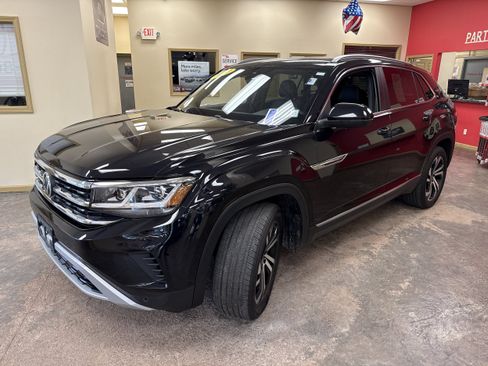 Used 2022 Volkswagen Atlas Cross Sport SEL AWD/4WD image 4
