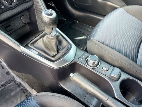 Used 2019 Toyota Yaris LE image 20