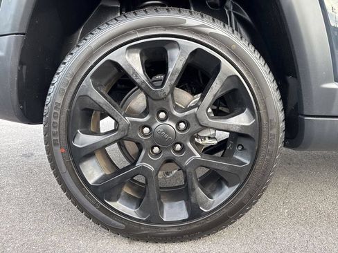 Used 2018 Jeep Compass Limited w/ Navigation Group AWD/4WD image 12