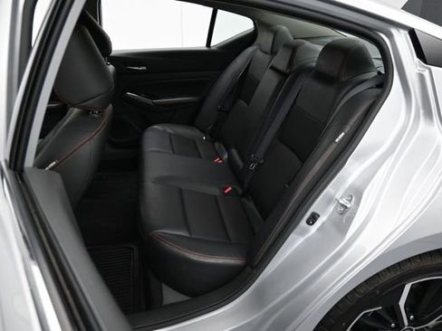 Used 2024 Nissan Altima 2.5 SR FWD image 25