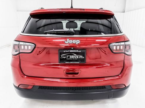 Used 2018 Jeep Compass Latitude w/ Popular Equipment Group AWD/4WD image 6