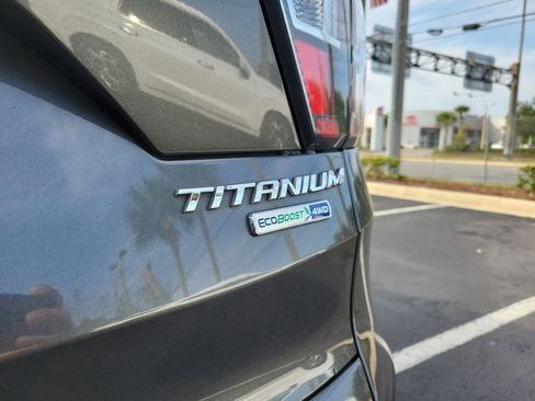 Used 2017 Ford Escape Titanium AWD/4WD image 9
