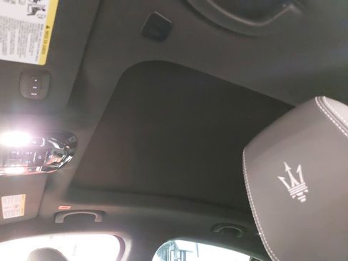 Used 2023 Maserati Grecale GT image 32