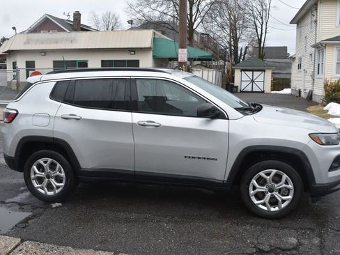 Used 2025 Jeep Compass Latitude image 5
