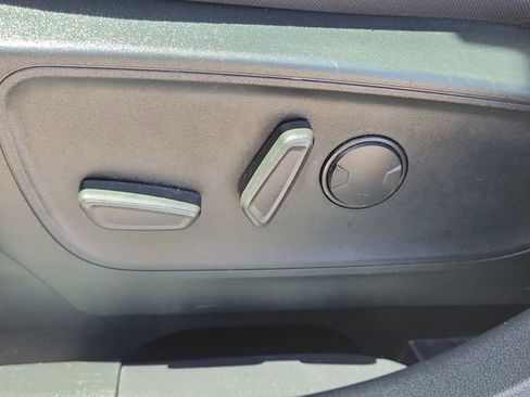 Used 2020 Ford Escape SE FWD image 12