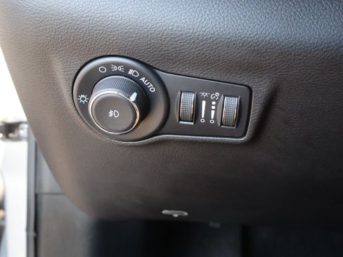 Used 2025 Jeep Compass Trailhawk AWD/4WD image 40