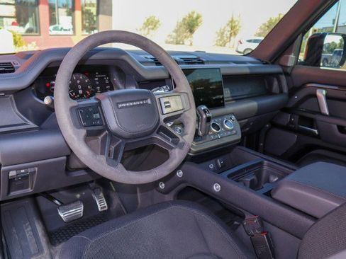 Used 2023 Land Rover Defender 90 V8 image 12