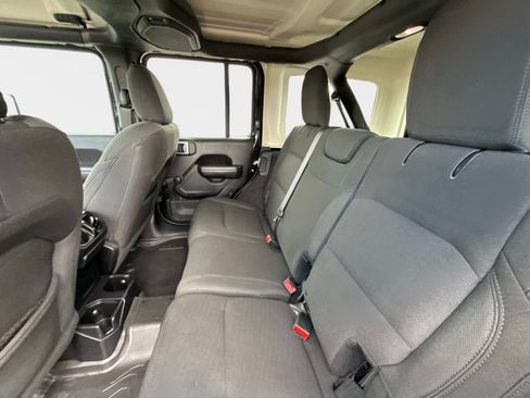 Used 2018 Jeep Wrangler Unlimited Sport AWD/4WD image 13