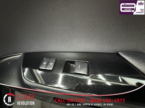 Used 2020 Toyota Prius Prime LE FWD image 36